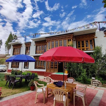 Jig Gyas Guest House 레 외부 사진