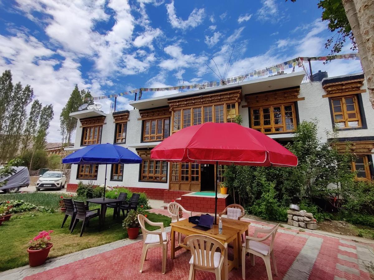 Jig Gyas Guest House 레 외부 사진