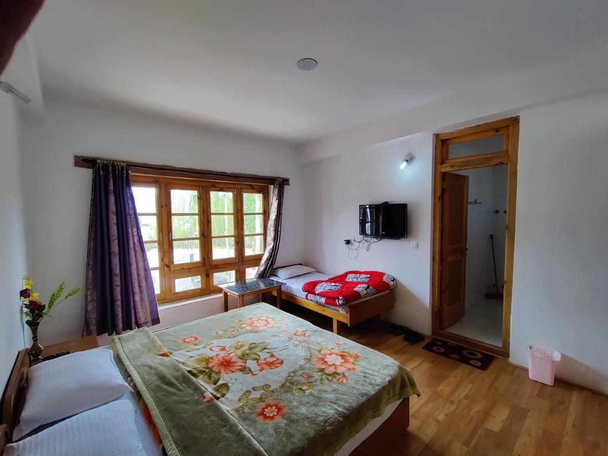 Jig Gyas Guest House 레 외부 사진