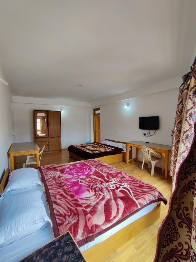 Jig Gyas Guest House 레 외부 사진